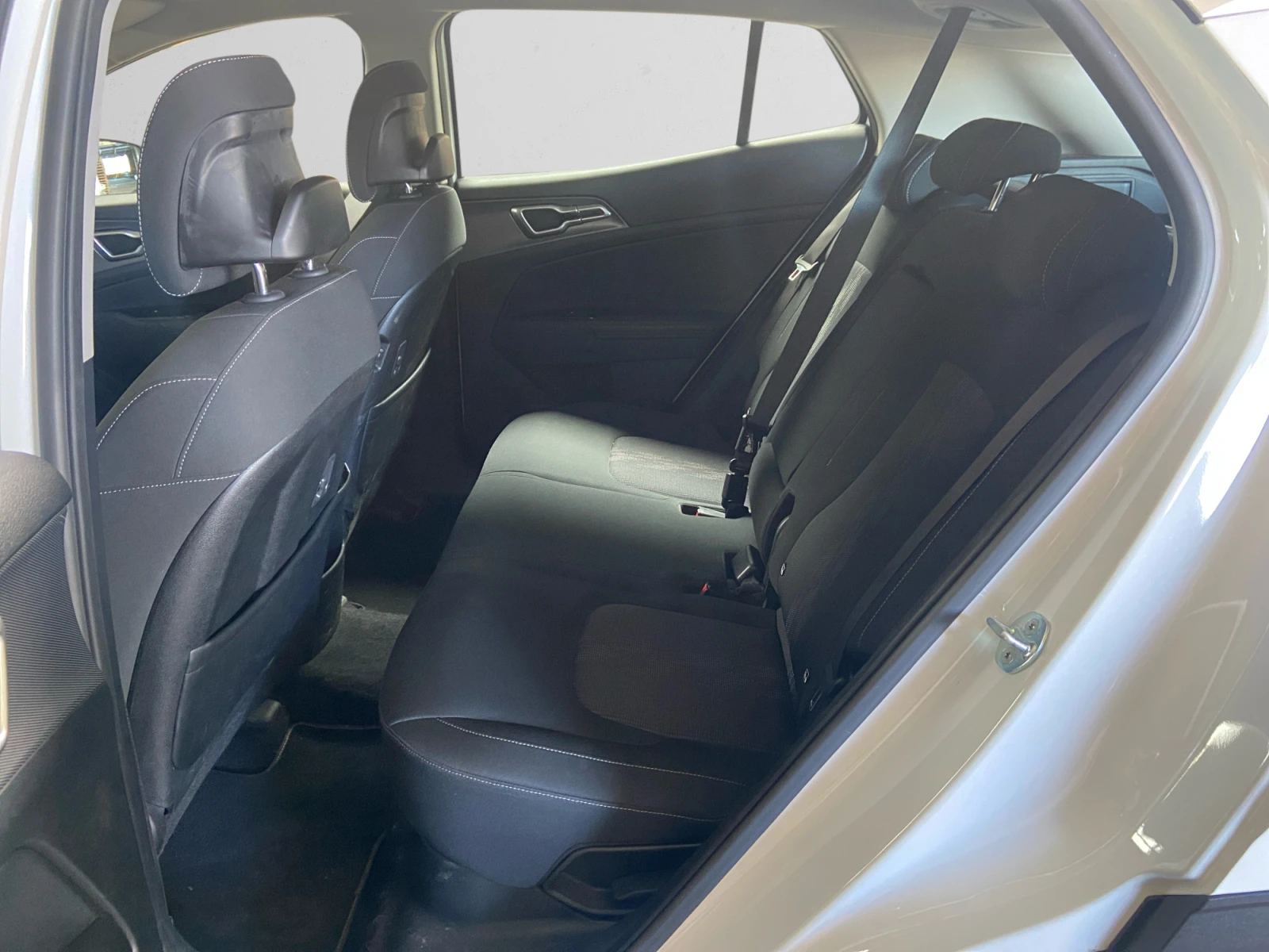 Kia Sportage 1.6 T-GDI DynamicLine - Hybrid, снимка 9 - Автомобили и джипове - 54300202