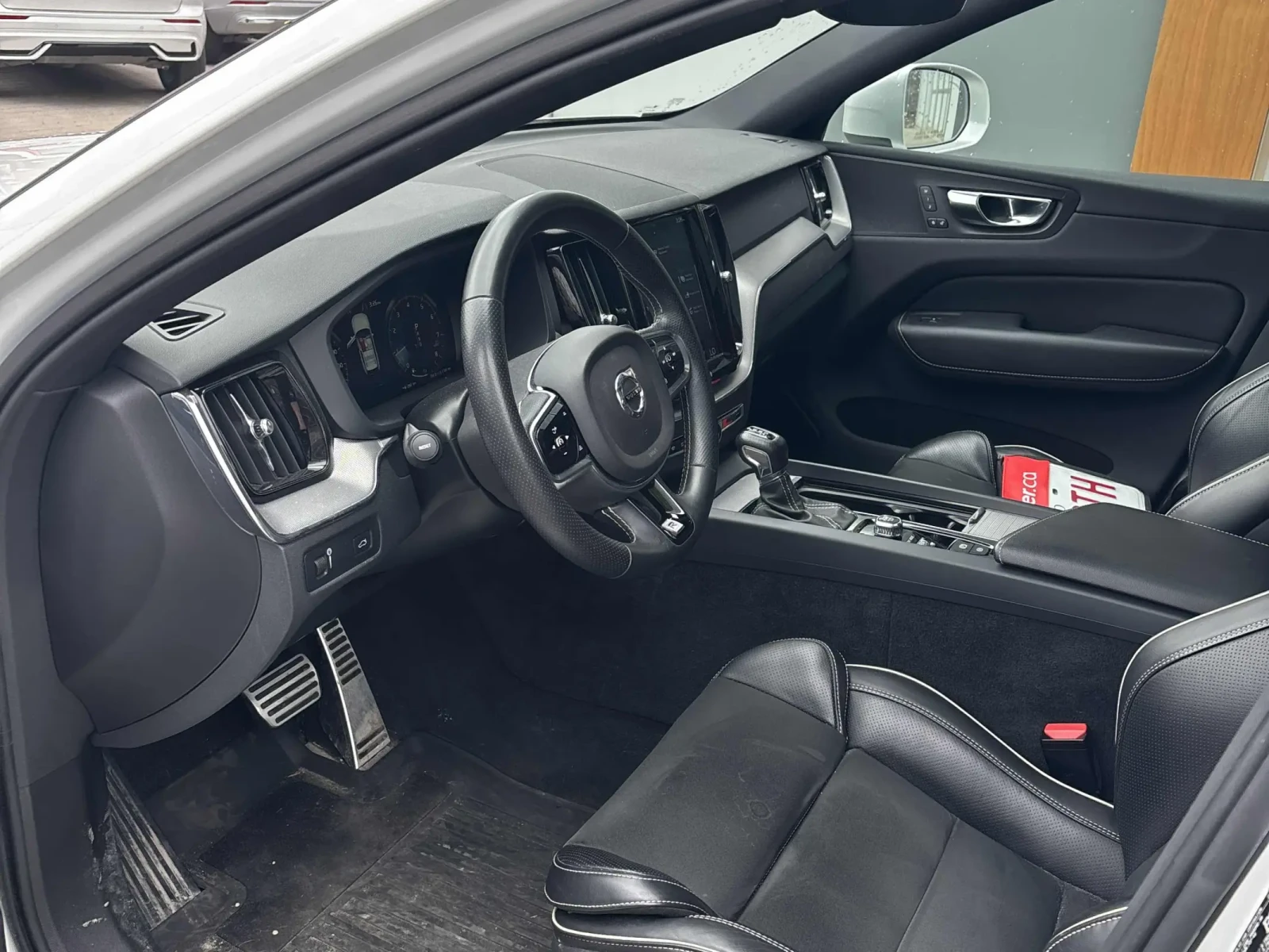 Volvo XC60 R-Design * CARFAX * АВТО КРЕДИТ * , снимка 6 - Автомобили и джипове - 54859274