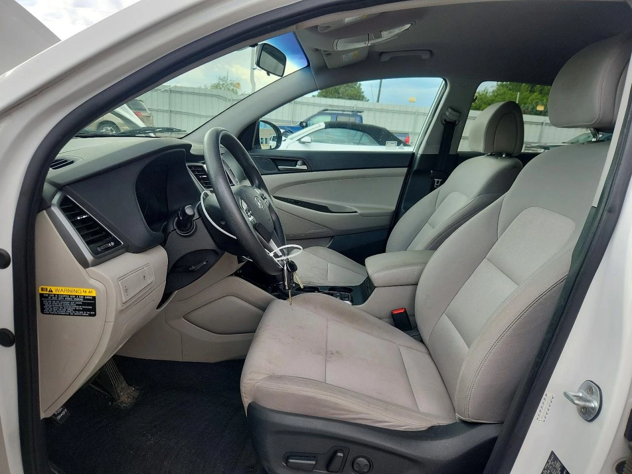 Hyundai Tucson 2.0l Sel, снимка 7 - Автомобили и джипове - 55906261