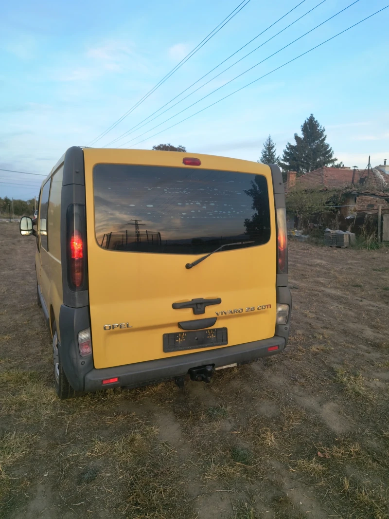 Opel Vivaro 2.5 CDTI, снимка 6 - Бусове и автобуси - 47613688