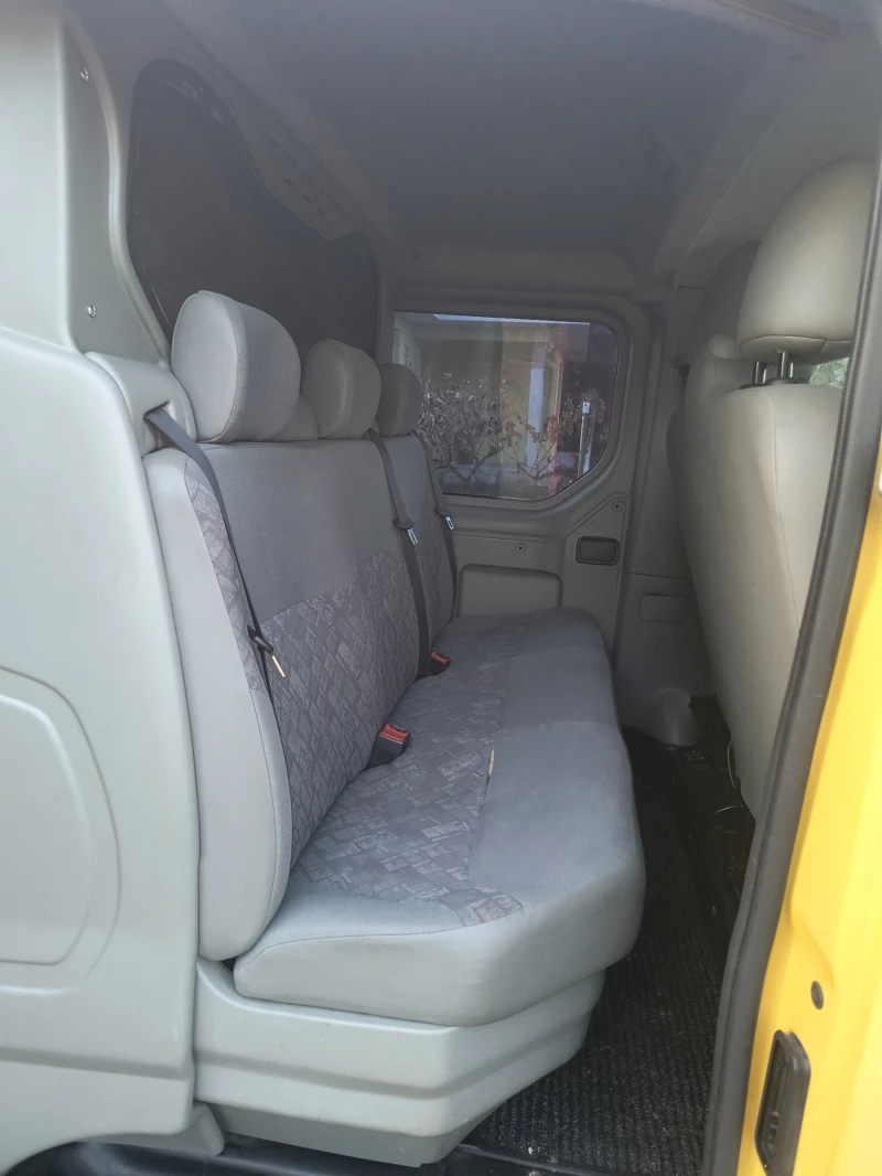 Opel Vivaro 2.5 CDTI, снимка 8 - Бусове и автобуси - 47613688