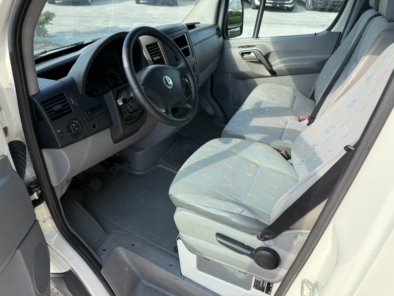 VW Crafter 2.5TDI Maxi Климатроник , снимка 10 - Бусове и автобуси - 51245912