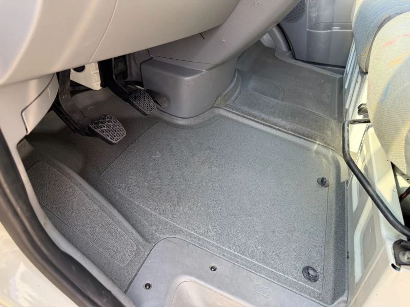 VW Crafter 2.5TDI Maxi Климатроник , снимка 11 - Бусове и автобуси - 51245912