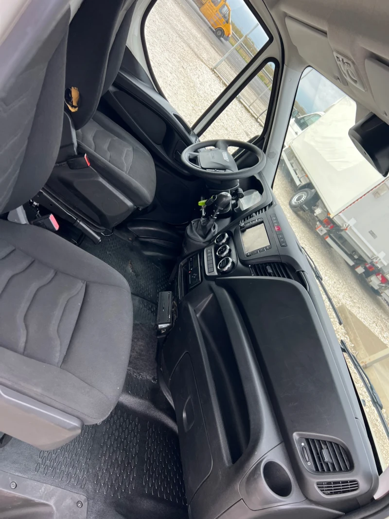 Iveco 35c15 EURO6 - ДЪЛЖИНА-5.10 м, снимка 14 - Бусове и автобуси - 52101652