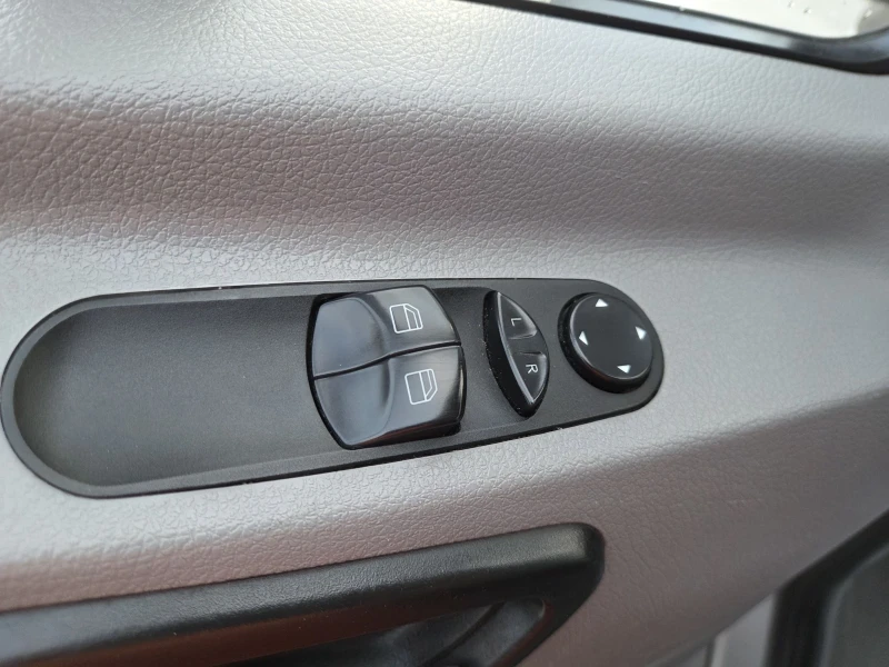 Mercedes-Benz Sprinter 319 CDI, Пътнически, 9 местен, Клима, снимка 11 - Бусове и автобуси - 53478621