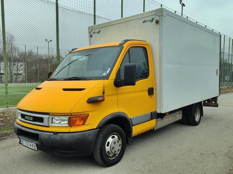 Iveco Daily 35c13 Климатик* Падащ борд* Въздушни възглавници, снимка 2 - Бусове и автобуси - 49532088