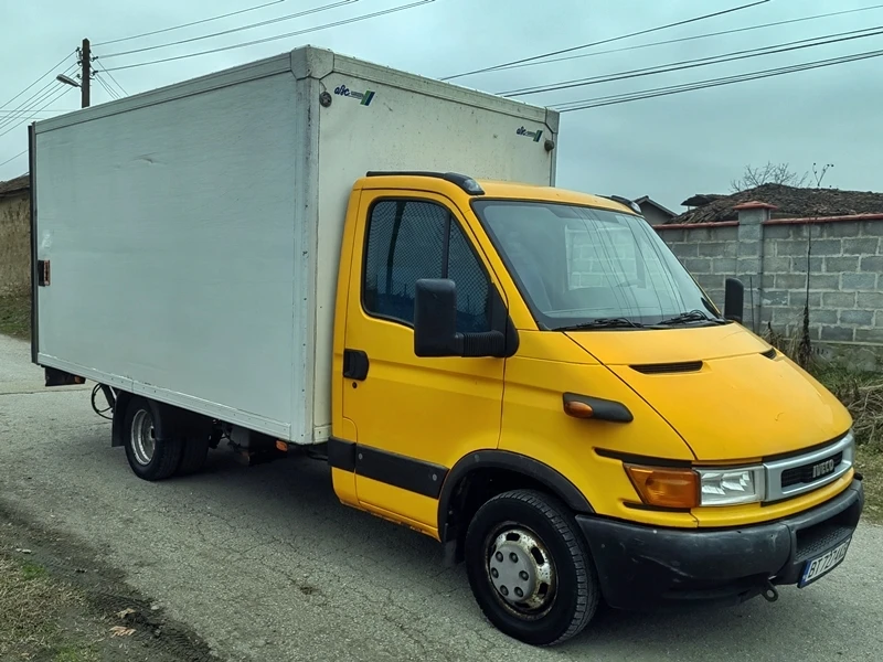 Iveco Daily 35c13 Климатик* Падащ борд* Въздушни възглавници, снимка 4 - Бусове и автобуси - 49532088