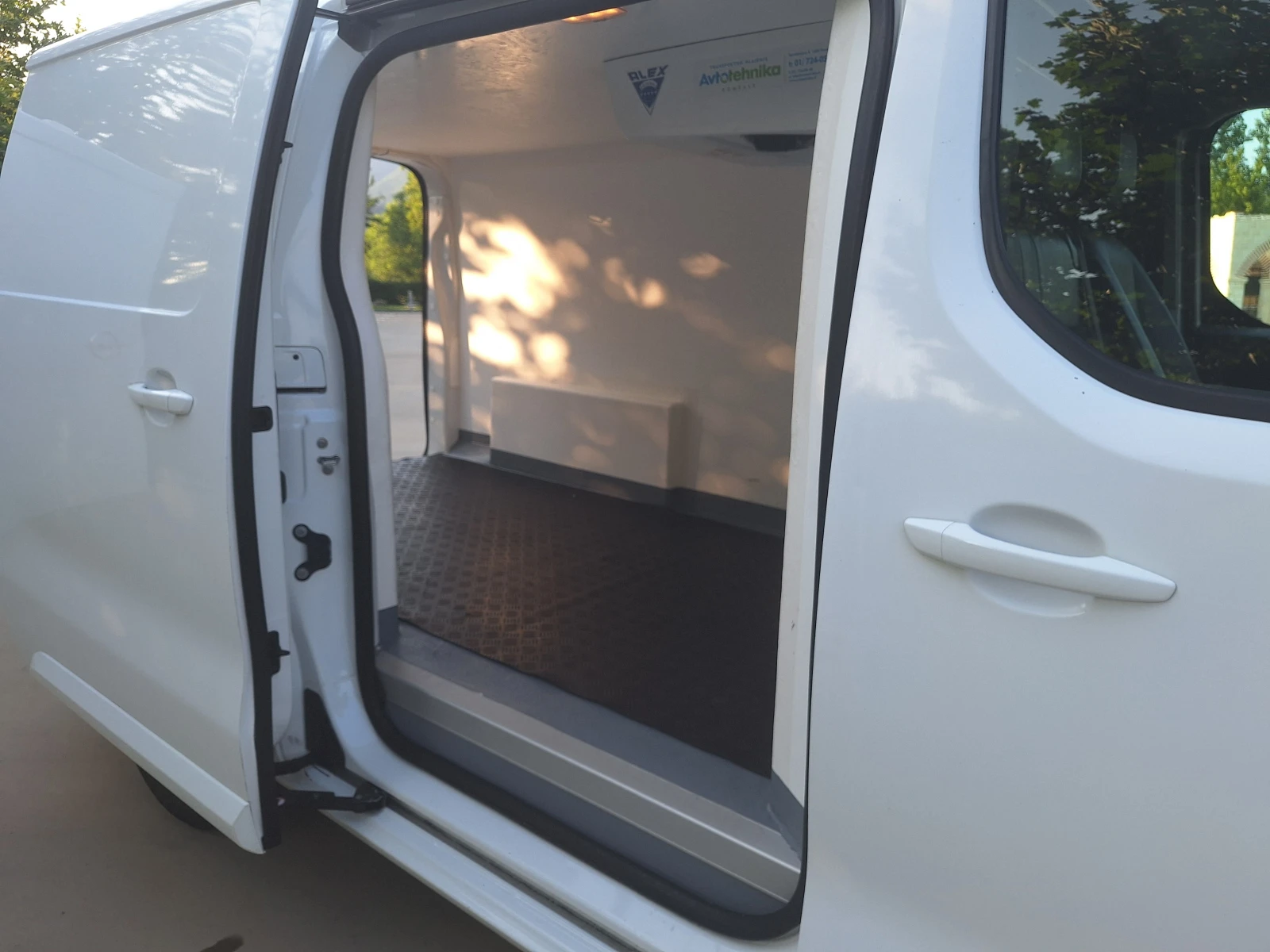 Opel Vivaro 2.0HDI ХЛАДИЛЕН , снимка 8 - Бусове и автобуси - 55339087