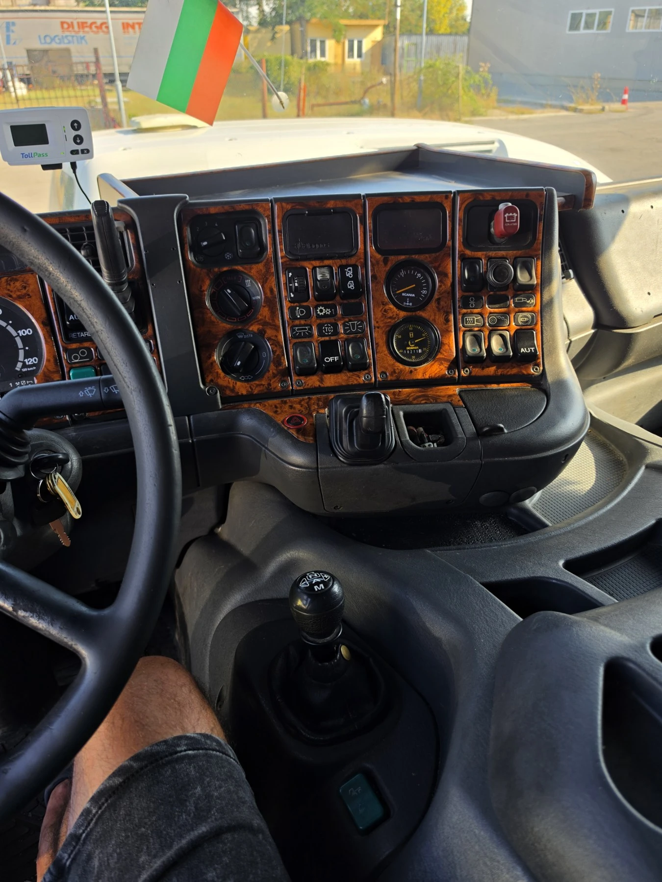 Scania R 124 цистерна соло, снимка 6 - Камиони - 55575793