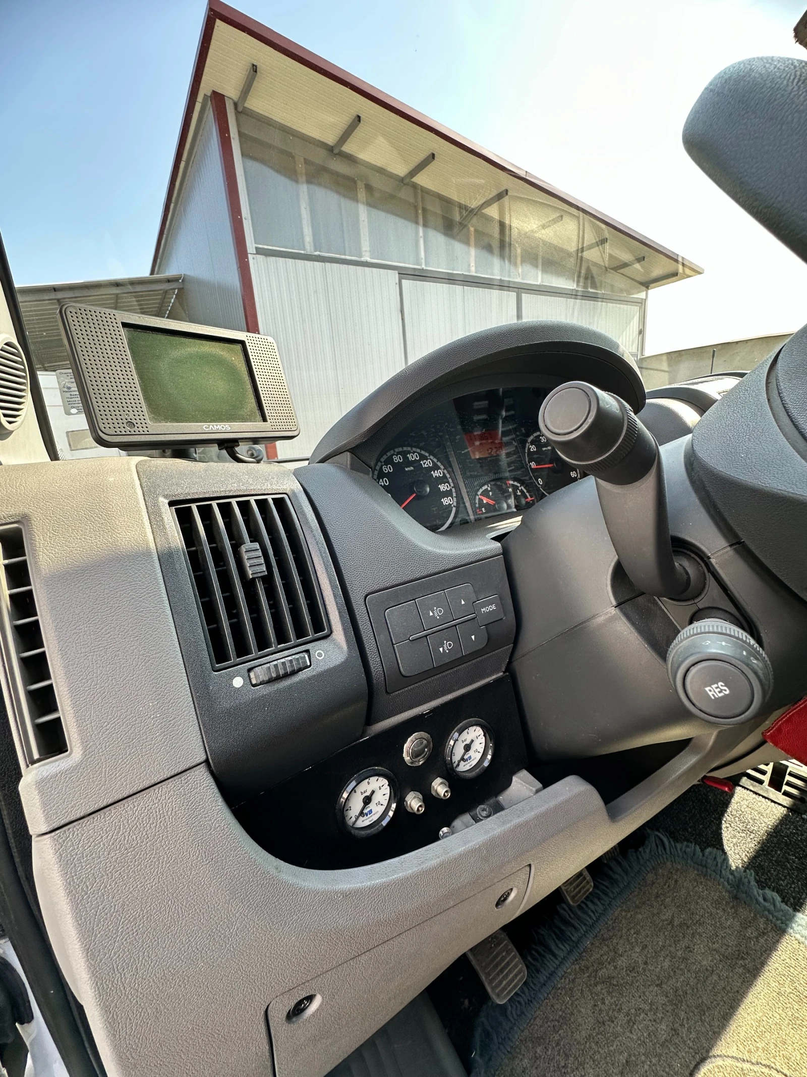 Кемпер Knaus SKY WAVE 650 MF, снимка 15 - Каравани и кемпери - 53713208