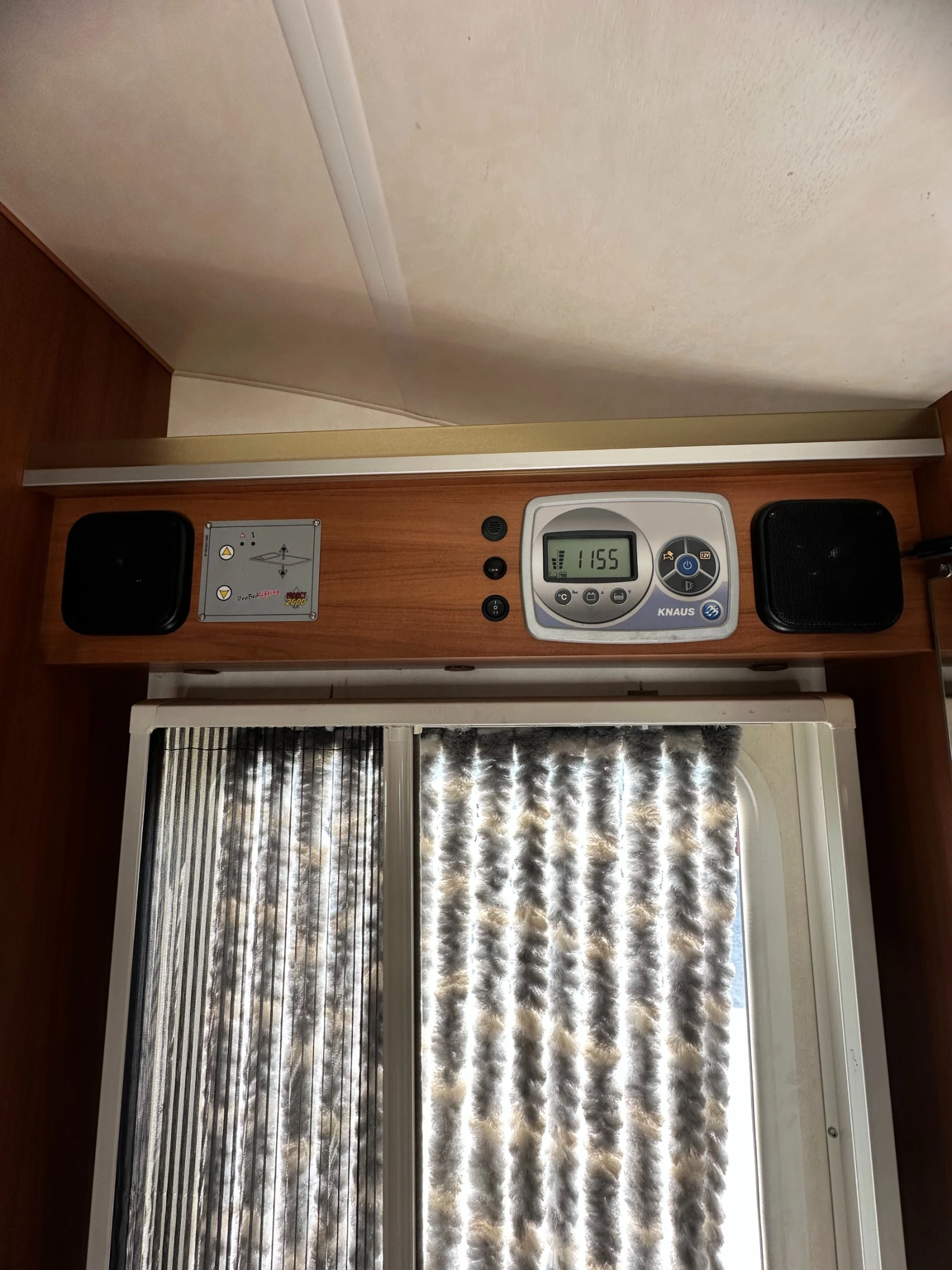 Кемпер Knaus SKY WAVE 650 MF, снимка 13 - Каравани и кемпери - 53713208