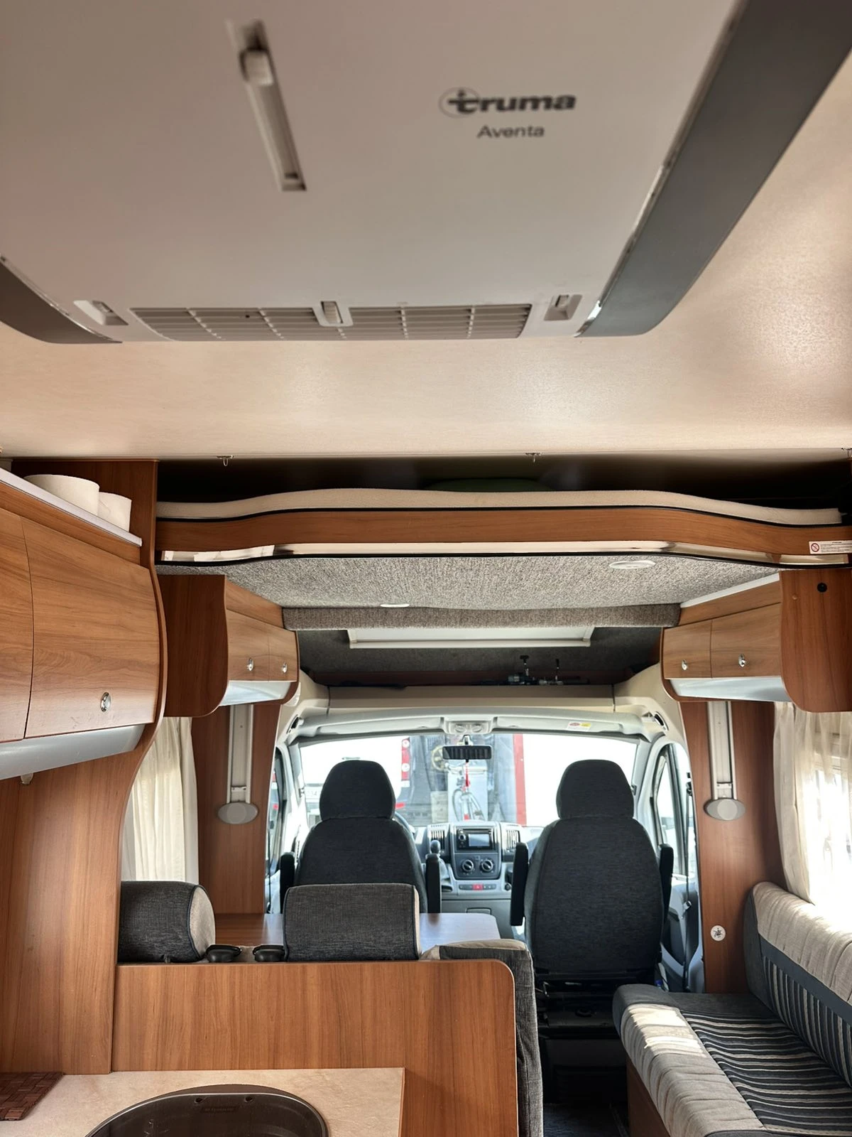 ������ Knaus SKY WAVE 650 MF | Mobile.bg � ����������� 16