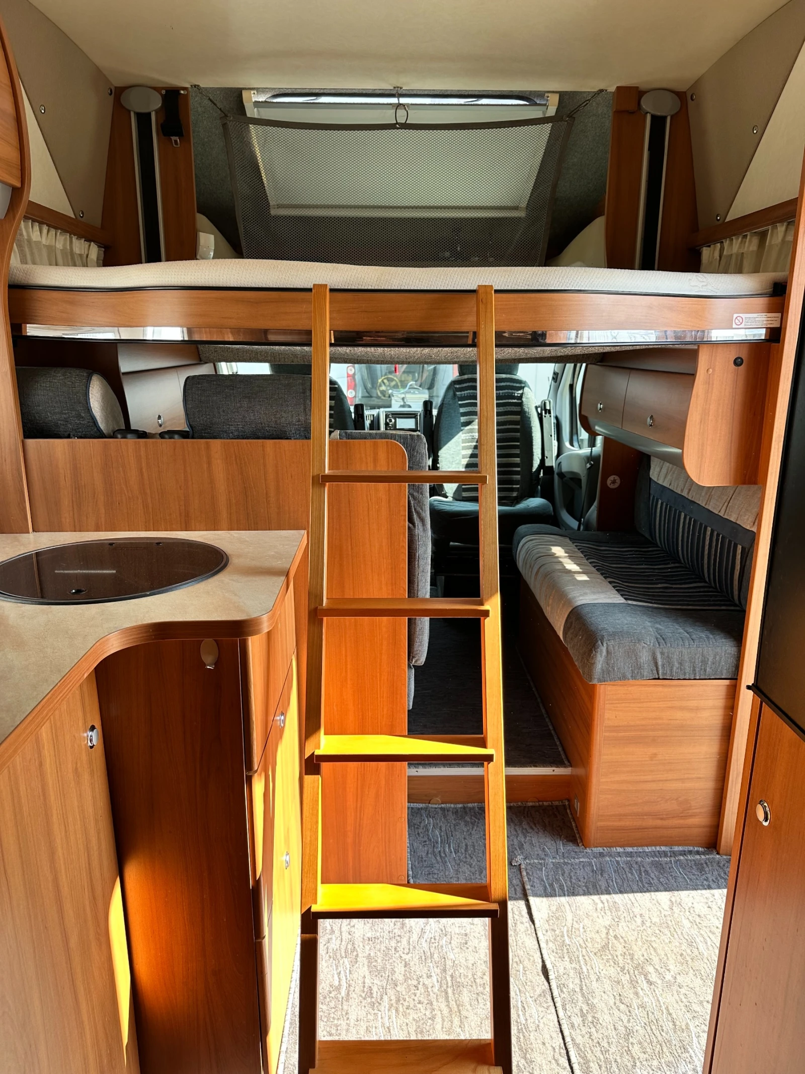 Кемпер Knaus SKY WAVE 650 MF, снимка 10 - Каравани и кемпери - 53713208