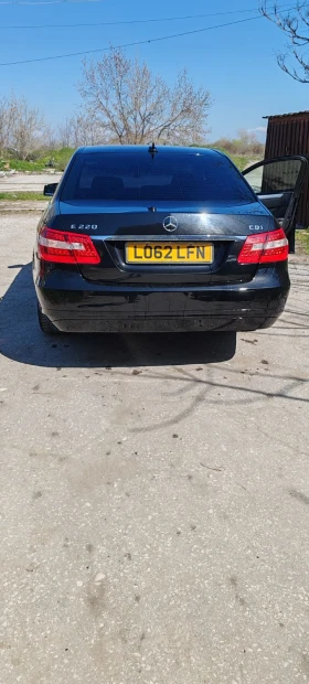 Mercedes-Benz E 220, снимка 6