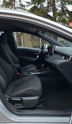 Toyota Corolla 1.8 Hybrid Бензин 140кс. 2024г. 30хил.км eCVT , снимка 11