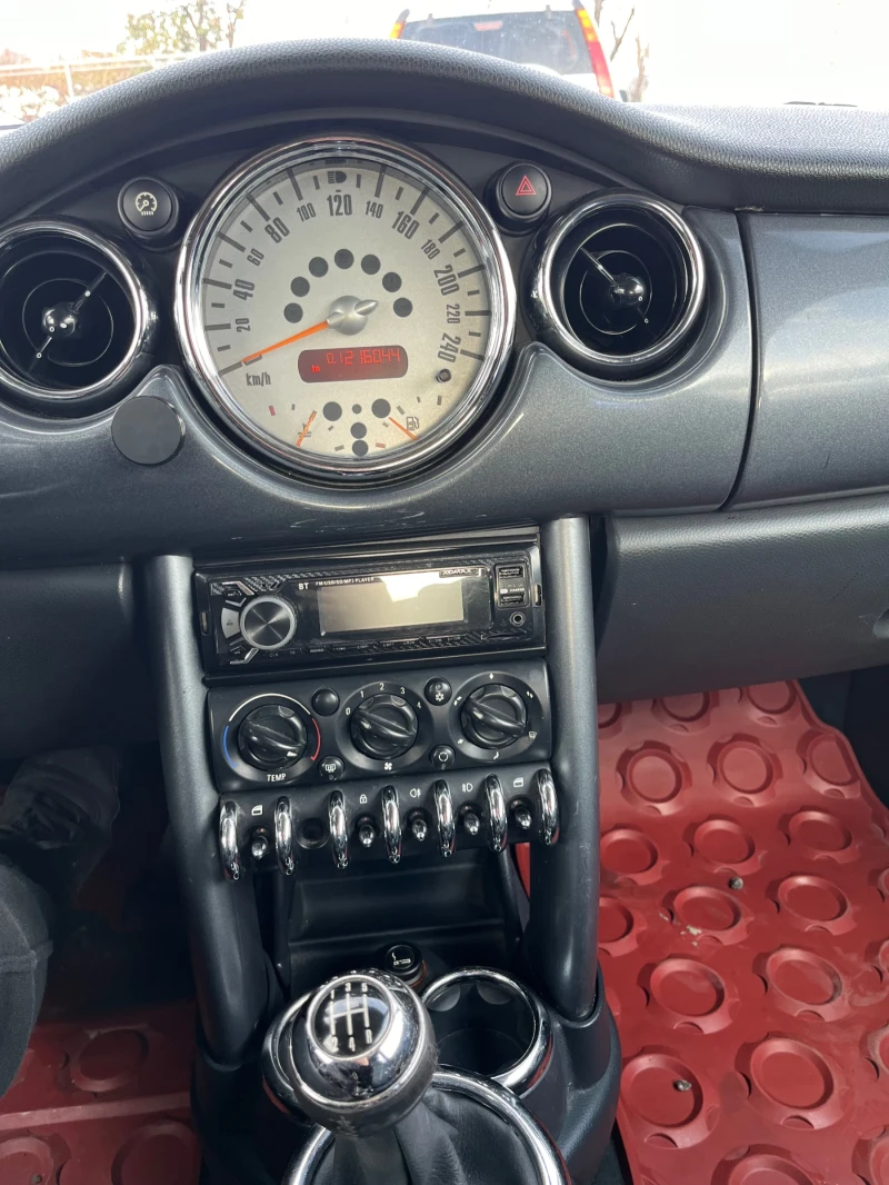 Mini One 1.6i, снимка 8 - Автомобили и джипове - 48071356