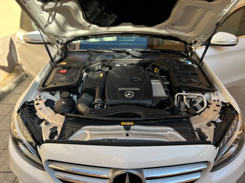 Mercedes-Benz C 300 AMG / 4MATIC / LED /PANO /119k, снимка 14 - Автомобили и джипове - 48132815