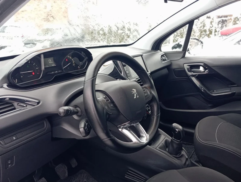 Peugeot 208 1.2  82 к.с face lift, снимка 12 - Автомобили и джипове - 48750162