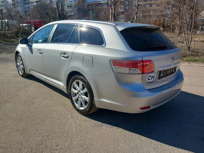 Toyota Avensis 2.0 i, снимка 7 - Автомобили и джипове - 49451543