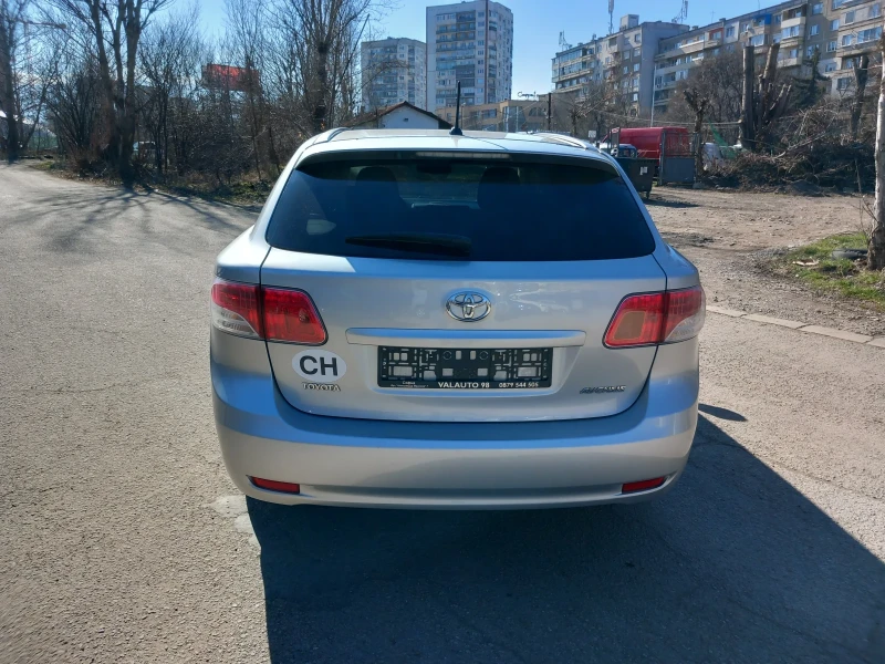 Toyota Avensis 2.0 i, снимка 6 - Автомобили и джипове - 49451543