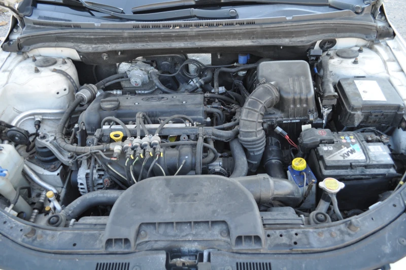 Hyundai I30 1.6, снимка 14 - Автомобили и джипове - 52556545