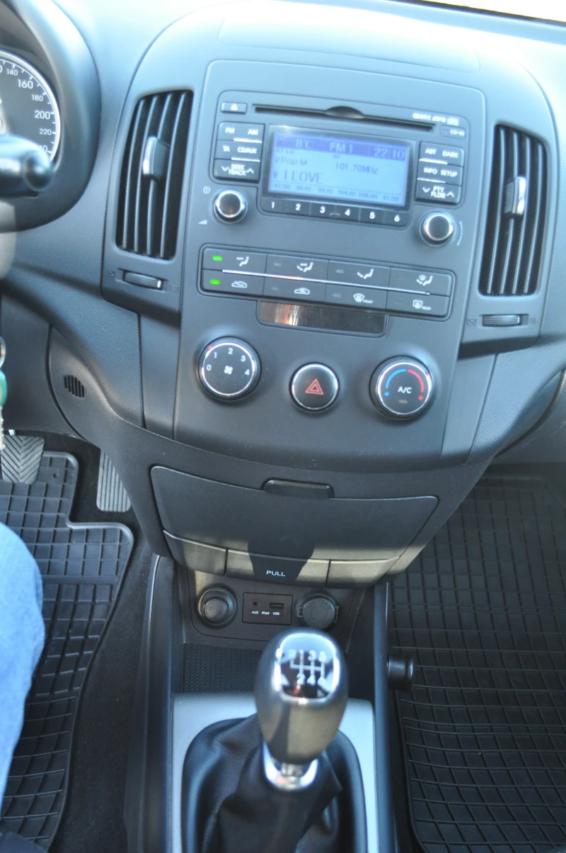 Hyundai I30 1.6, снимка 12 - Автомобили и джипове - 52556545