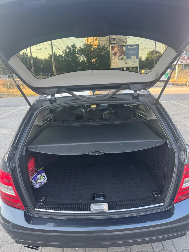 Mercedes-Benz C 220 Бартер , снимка 9 - Автомобили и джипове - 52297861
