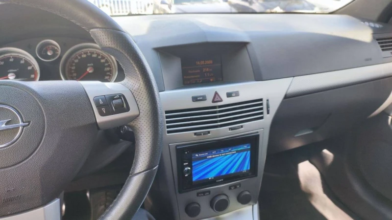 Opel Astra 2.0 Trubo 200кс., снимка 14 - Автомобили и джипове - 52410186