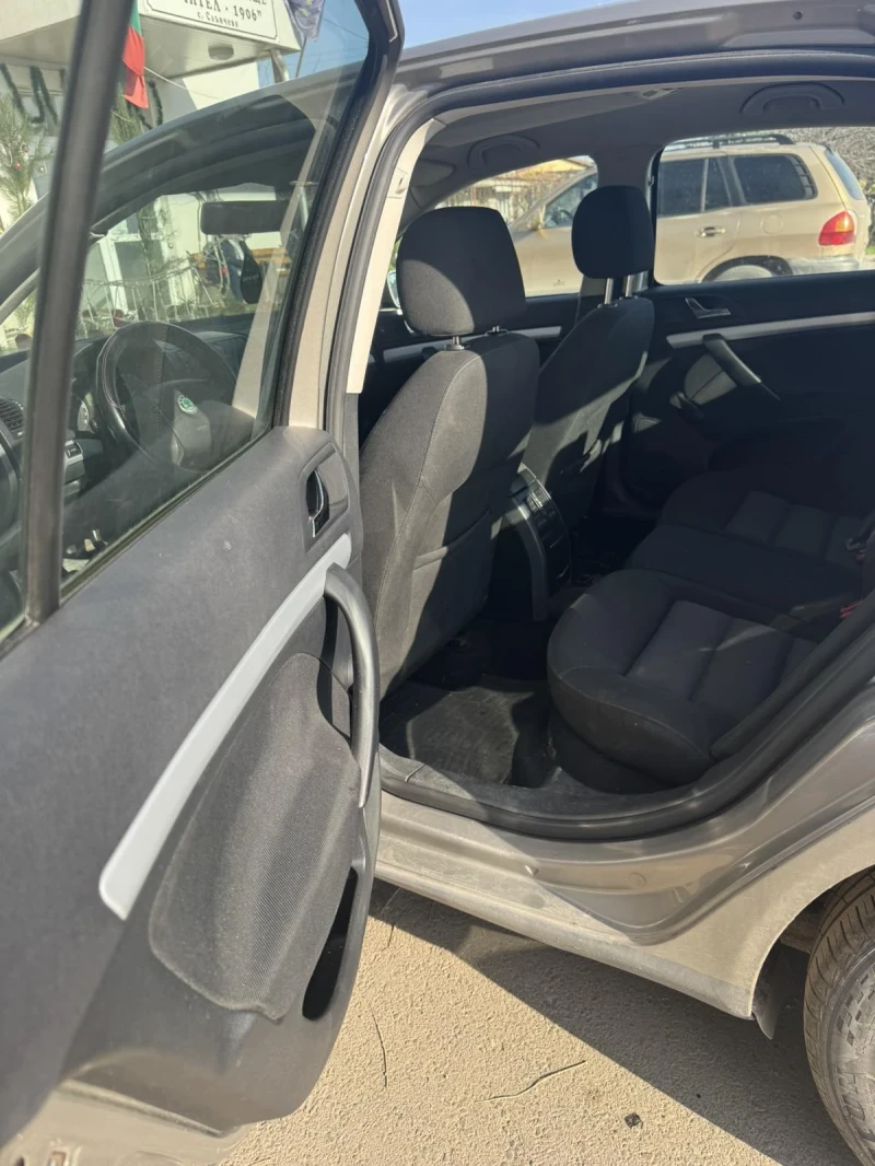 Skoda Octavia, снимка 8 - Автомобили и джипове - 52627255