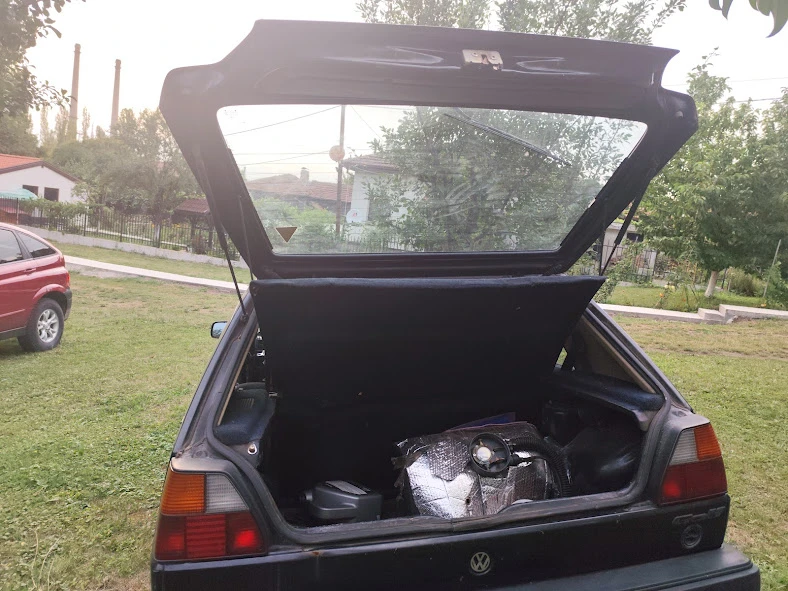 VW Golf 1.6, снимка 4 - Автомобили и джипове - 55050250