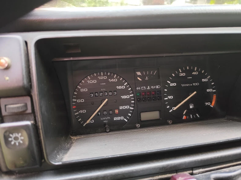 VW Golf 1.6, снимка 6 - Автомобили и джипове - 55050250