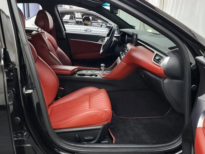 Genesis G70 3.3 Automatic, снимка 7 - Автомобили и джипове - 55598160