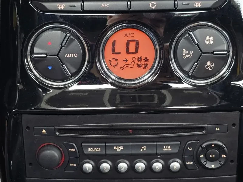 Citroen DS3  Cabrio 1.6 Bluehdi So Chic, снимка 15 - Автомобили и джипове - 56290133