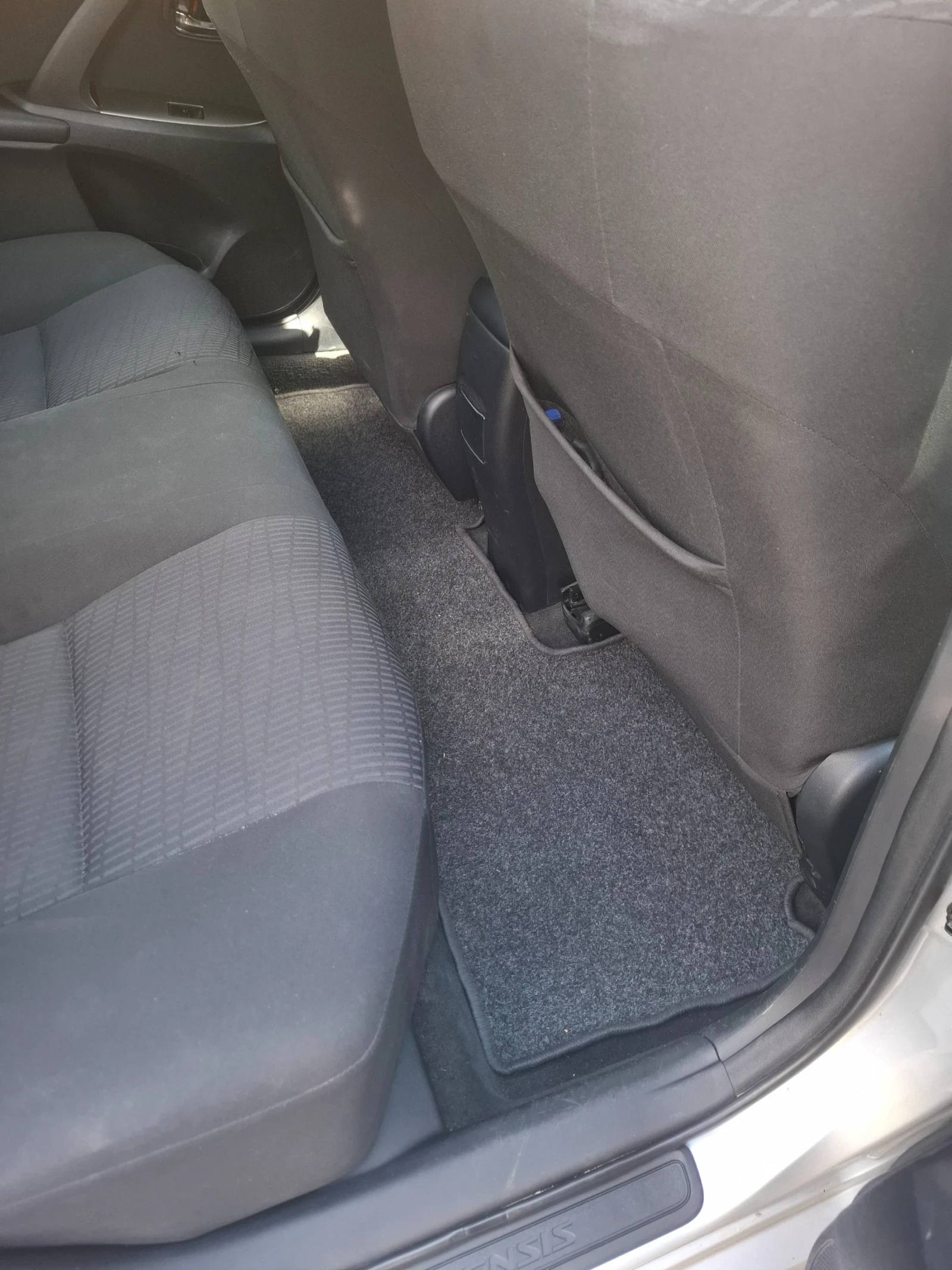 Toyota Avensis 2.0.D4D - изображение 7