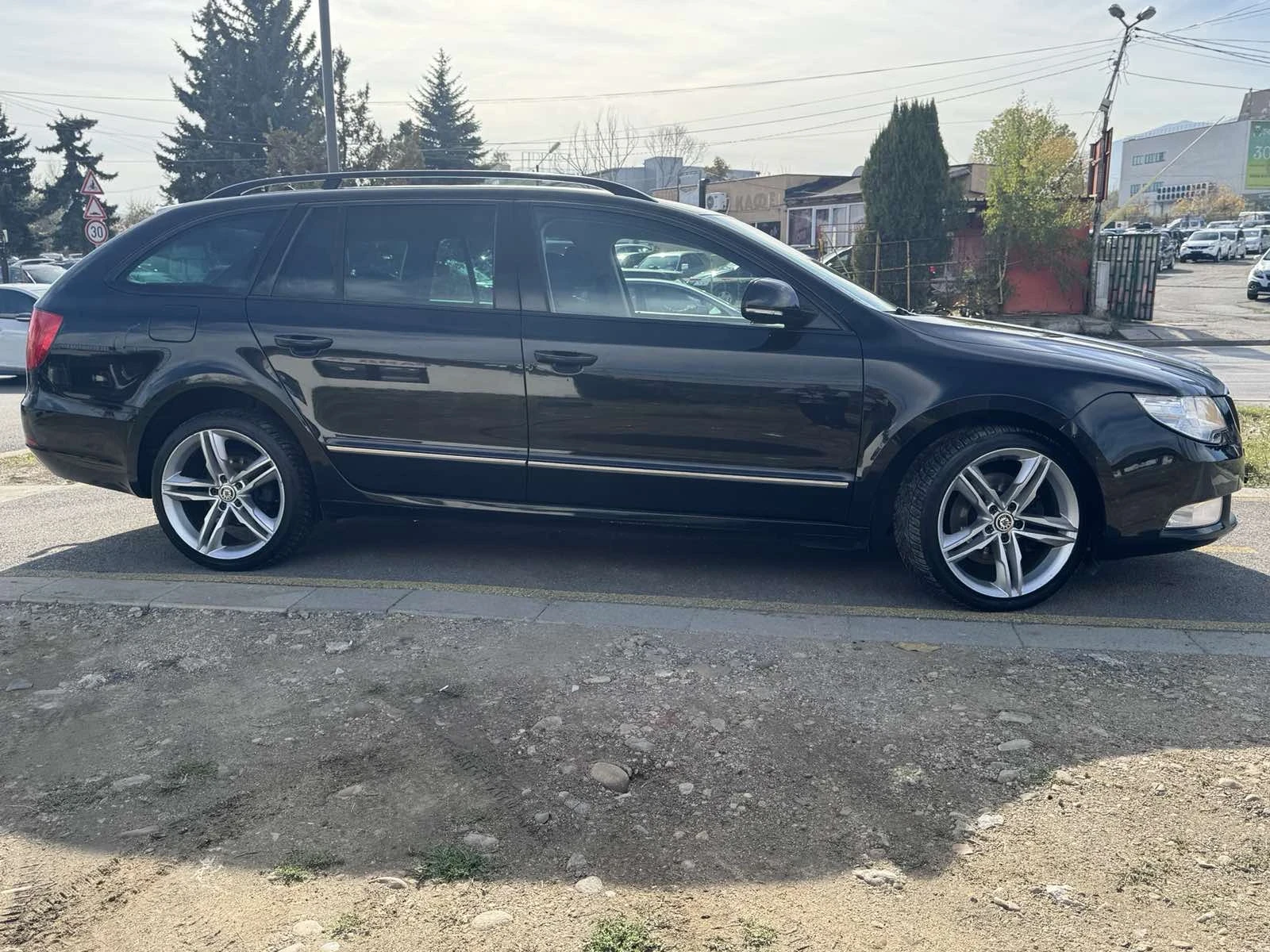 Skoda Superb Лек автомобил - изображение 7