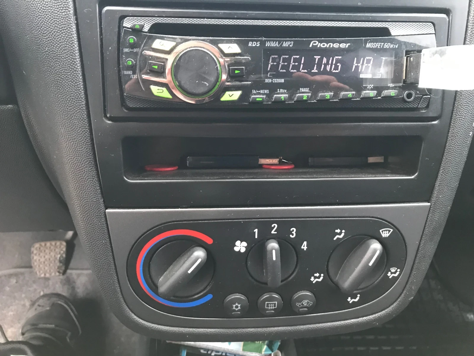 Opel Corsa 1.2 КЛИМАТИК - изображение 8