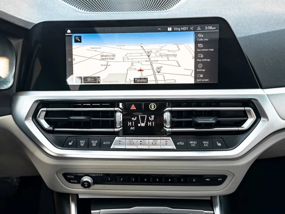 BMW 330 * xDrive* Apple CarPlay & Bluetooth* Backup camera - изображение 5