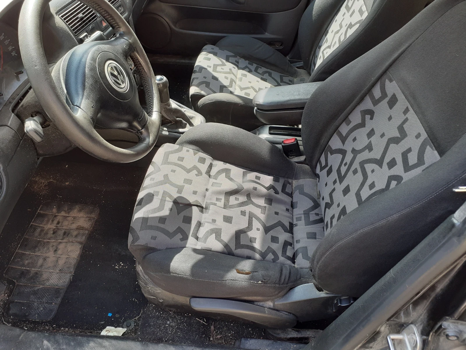 VW Golf 1.6 sr, снимка 9 - Автомобили и джипове - 54037480