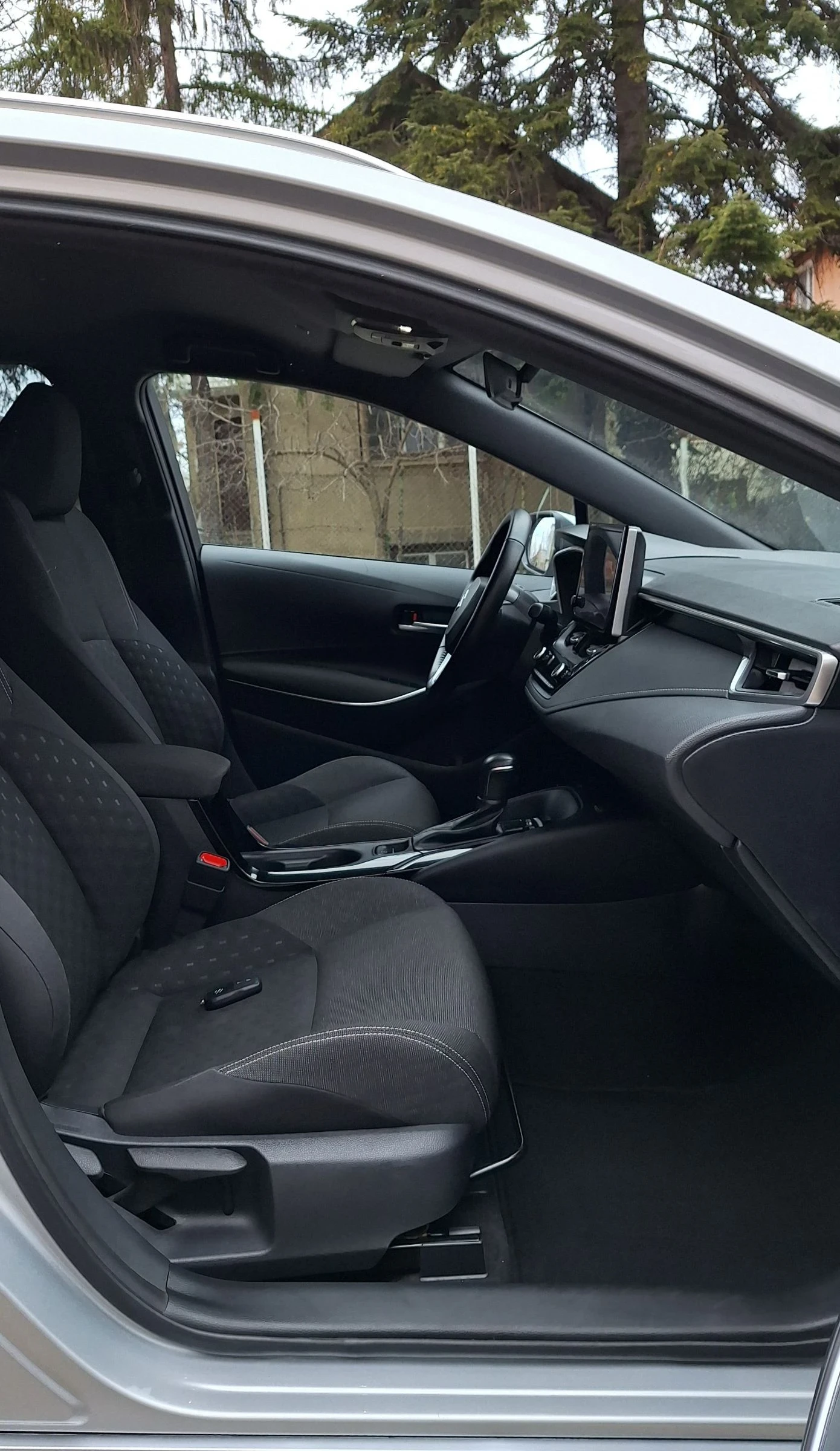 Toyota Corolla 1.8 Hybrid Бензин 140кс. 2024г. 30хил.км eCVT , снимка 11 - Автомобили и джипове - 54079168