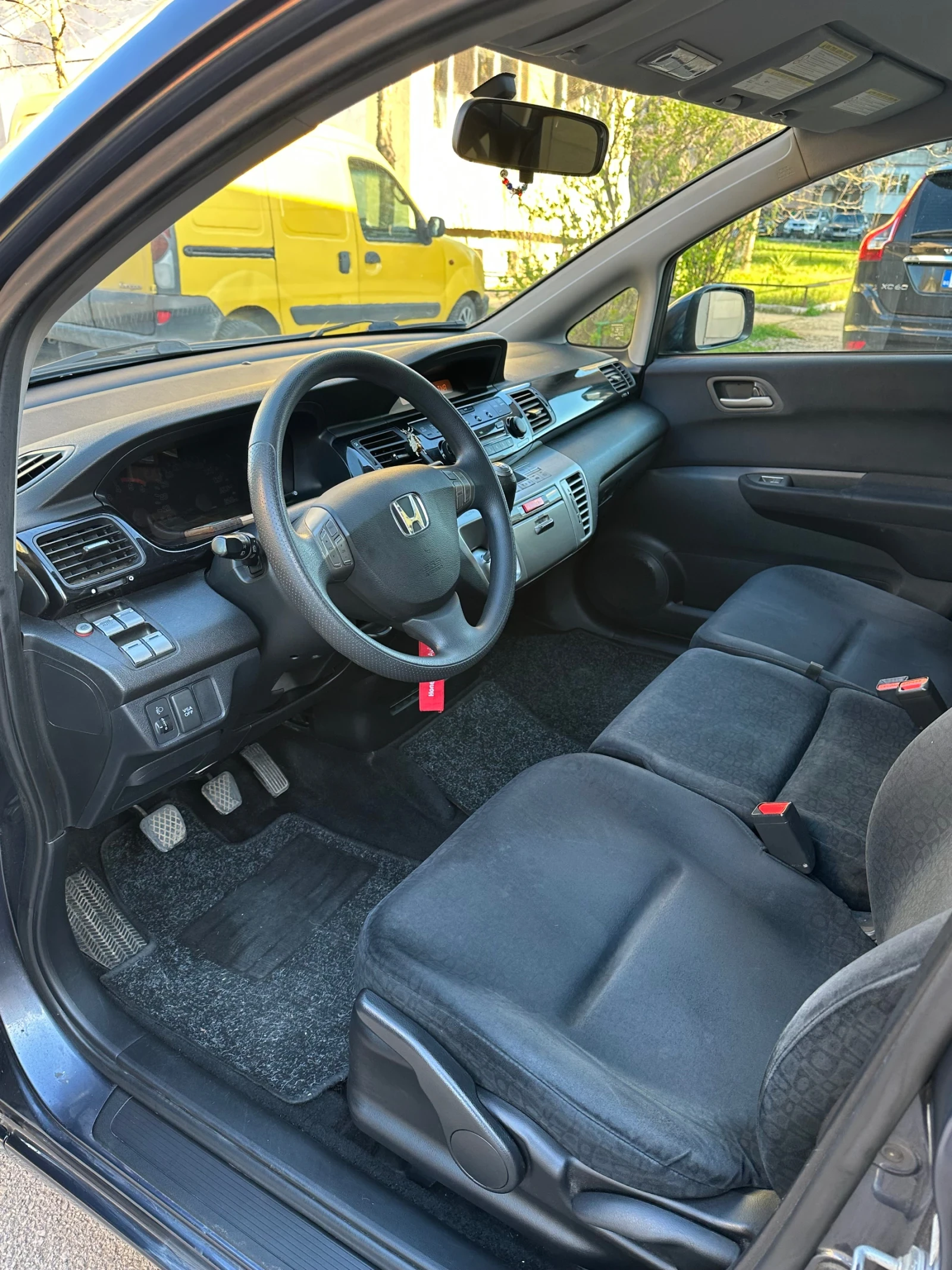 Honda Fr-v 2.2 CDTI, снимка 11 - Автомобили и джипове - 54134892