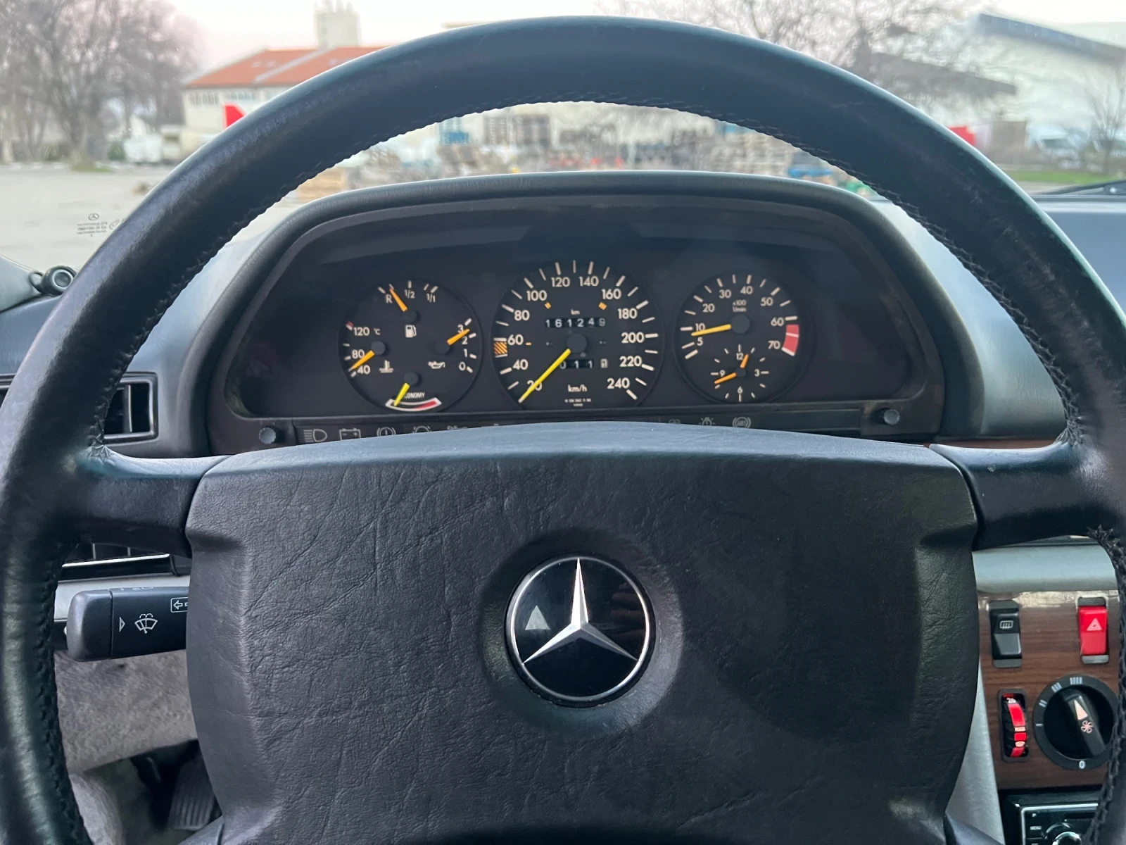 Mercedes-Benz 126 300 SE, снимка 11 - Автомобили и джипове - 54554632