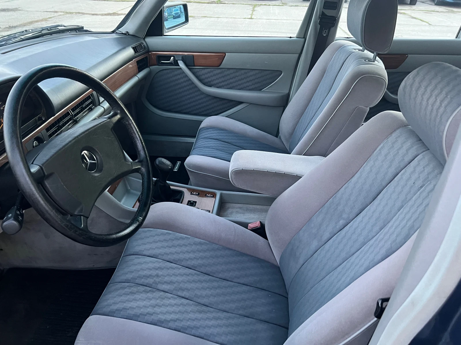 Mercedes-Benz 126 300 SE, снимка 9 - Автомобили и джипове - 54554632