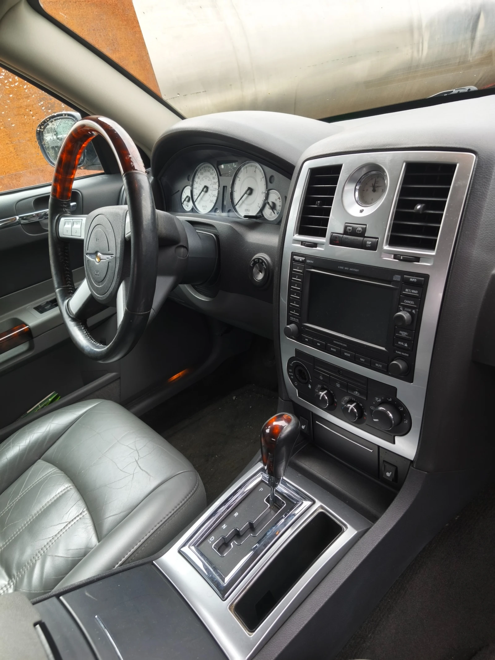 Chrysler 300c 3.5V6 Touring AWD, снимка 8 - Автомобили и джипове - 54318170