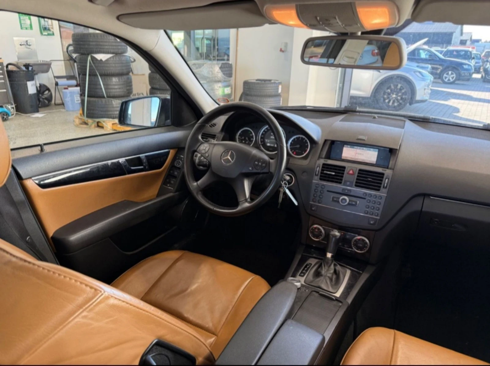 Mercedes-Benz C 180 FULL SERVICE Автомат Климатроник Подгрев , снимка 10 - Автомобили и джипове - 54459681