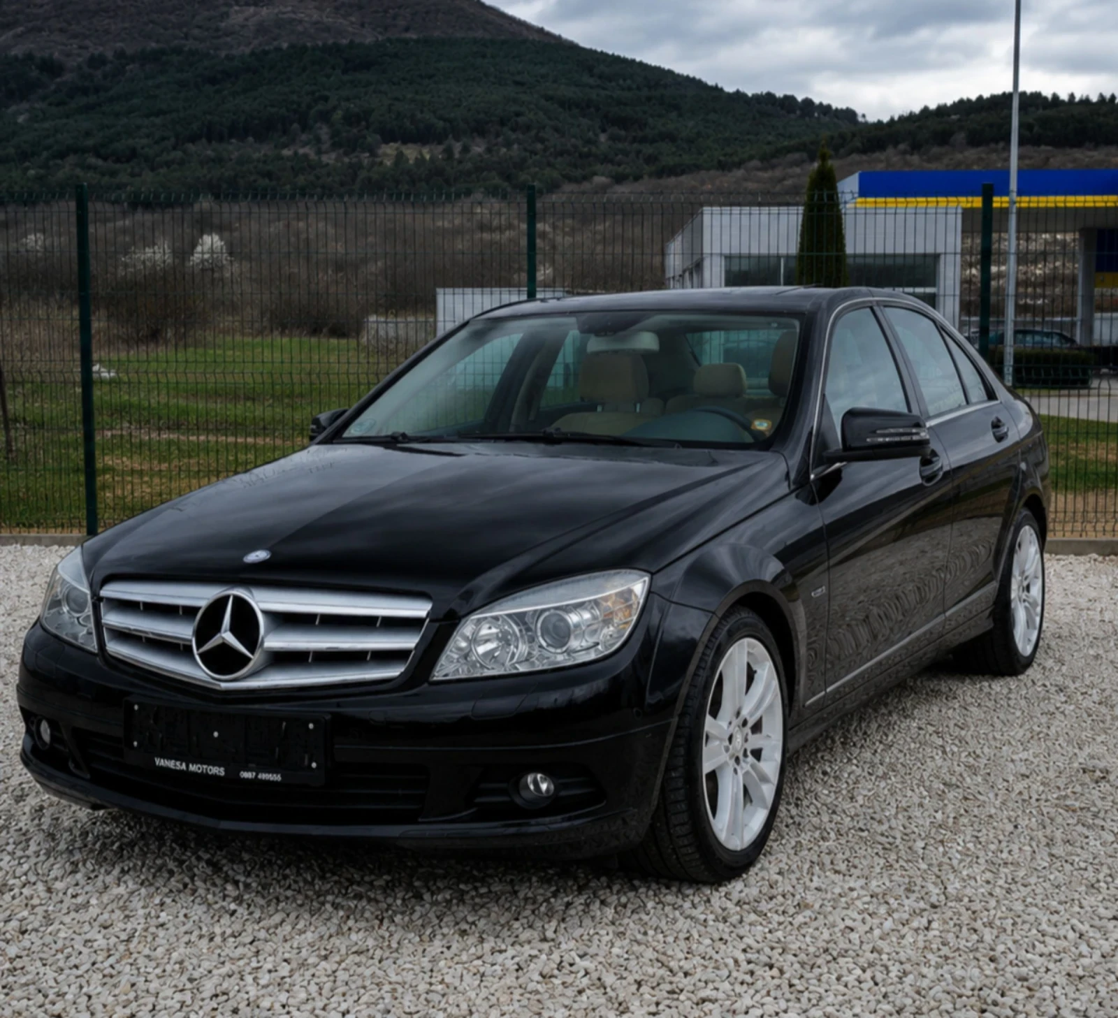 Mercedes-Benz C 180 FULL SERVICE Автомат Климатроник Подгрев , снимка 3 - Автомобили и джипове - 54459681