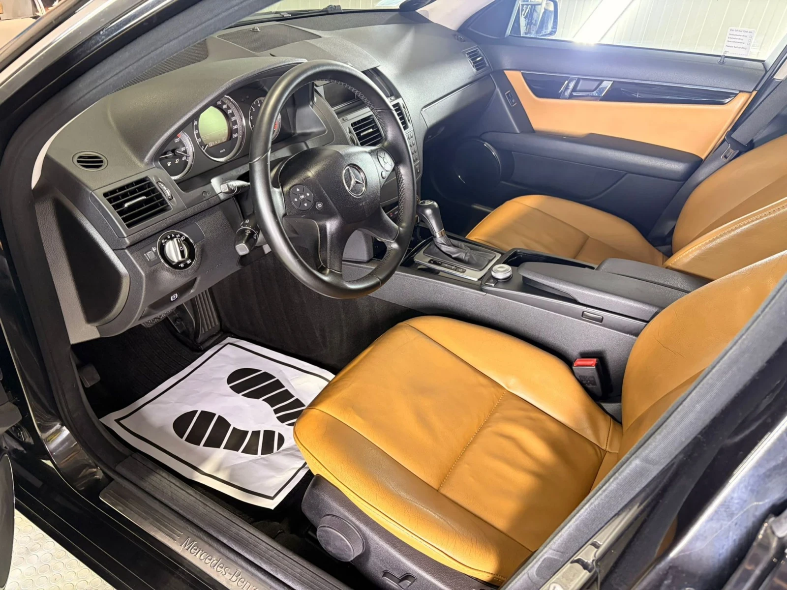 Mercedes-Benz C 180 FULL SERVICE Автомат Климатроник Подгрев , снимка 6 - Автомобили и джипове - 54459681