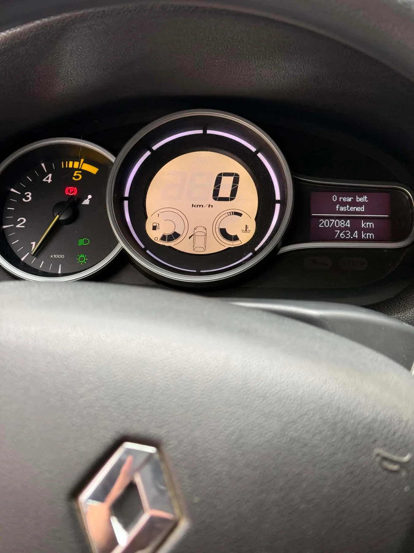Renault Megane 1.5 DCI, снимка 4 - Автомобили и джипове - 54611162