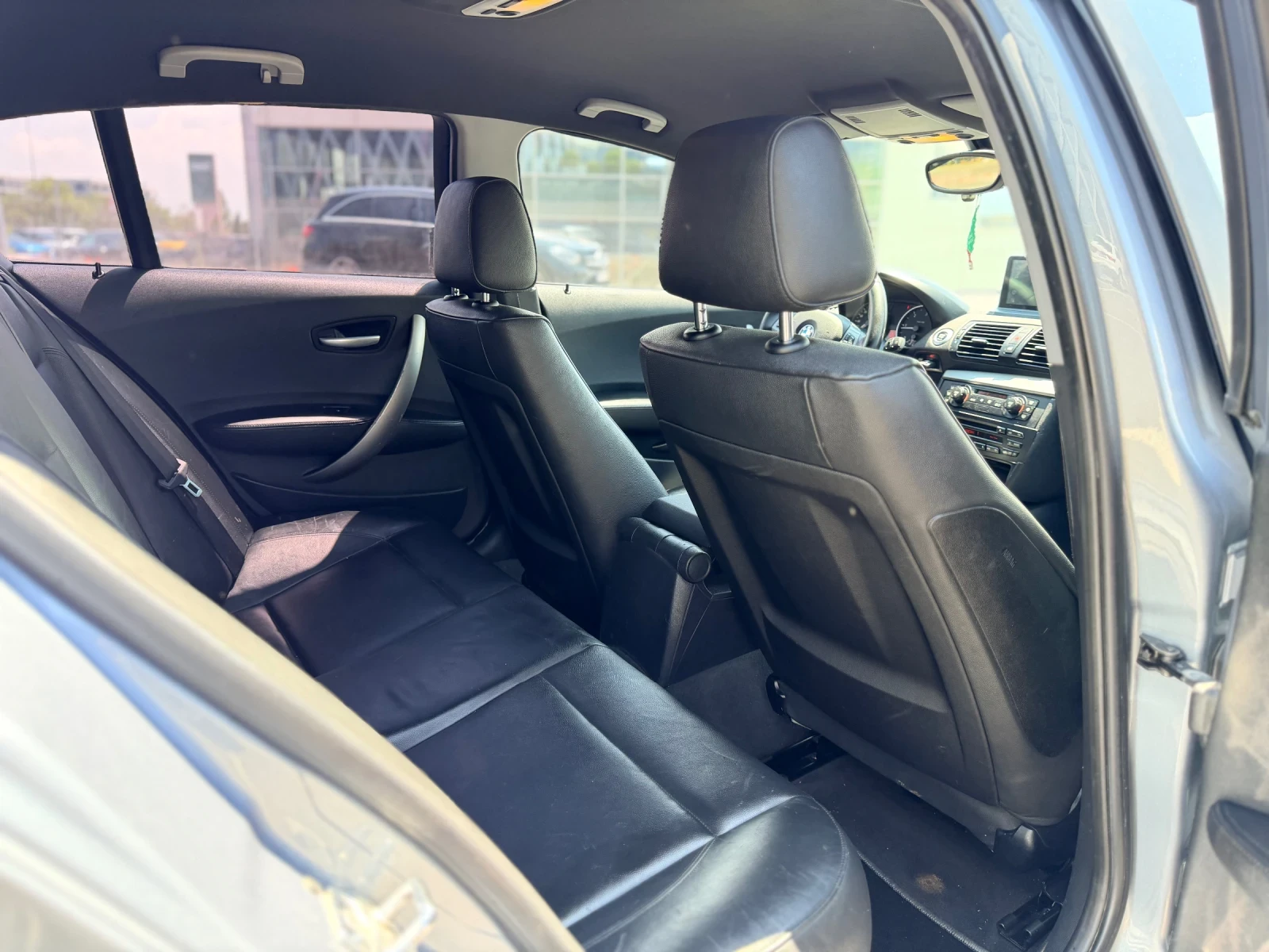 BMW 120 Автомат, нави-Лизинг през Уникредит , снимка 13 - Автомобили и джипове - 55027030