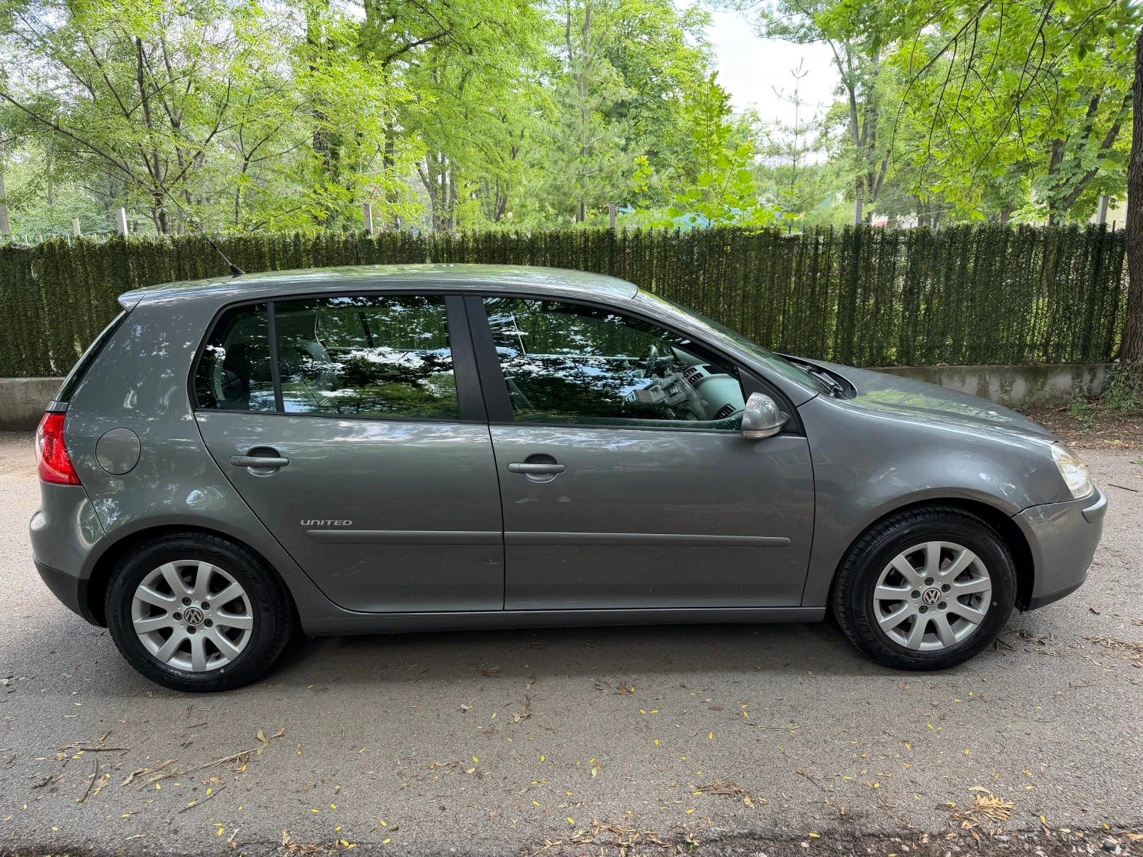VW Golf 5 Бензин+ Газ., снимка 2 - Автомобили и джипове - 55144163