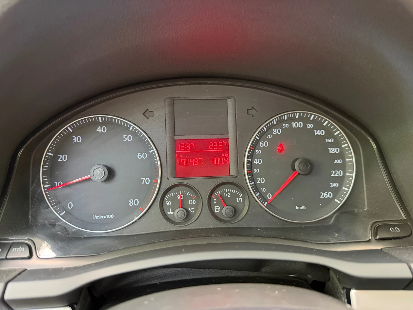 VW Golf 5 Бензин+ Газ., снимка 15 - Автомобили и джипове - 55144163